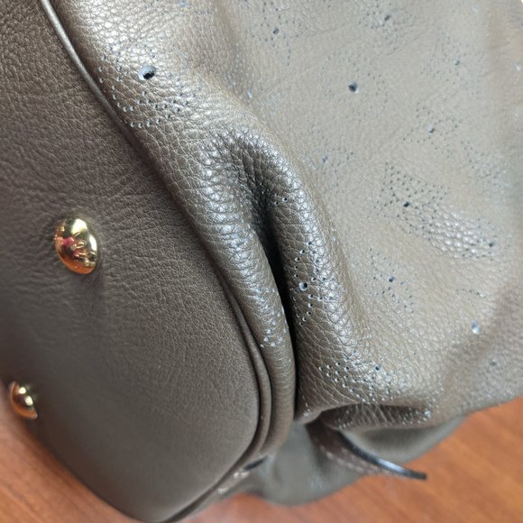 Auth Louis Vuitton taupe Mahina Leather - Picture 5 of 12